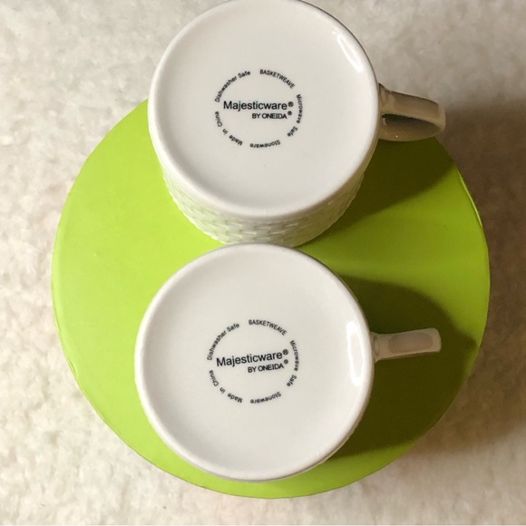 Set Of 2 Oneida’s Majesticware, Basketweave Stoneware Cups/Mugs - Picture 4 of 8